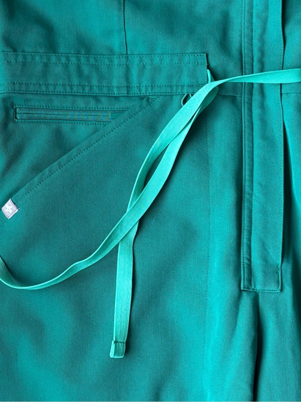 FIGS Rafaela Jogger ScrubJumpsuit Amazon Green Size Medium - Picture 8 of 10